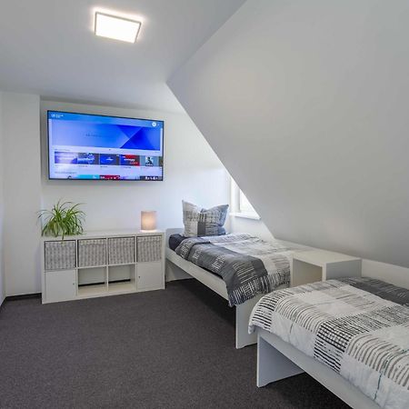 Gästezimmer mit Garten / 20 Minuten bis Messe Nürnberg Exterior foto
